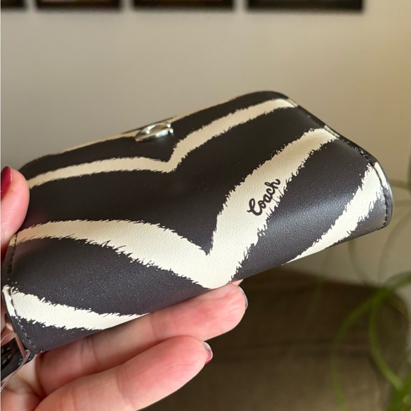 Authentic COACH 1941 smooth calf leather zip/snap wallet - Picture 10 of 12